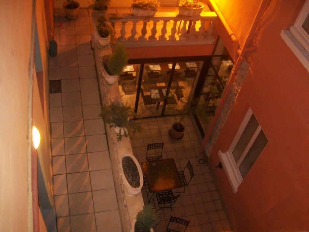 Отель Au Patio Morand Лион Экстерьер фото