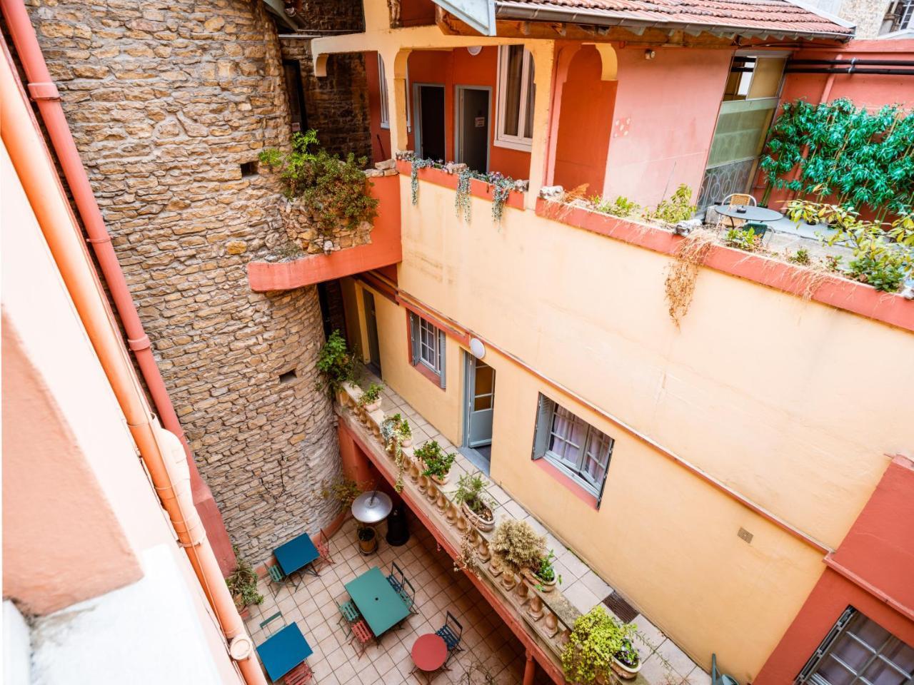 Отель Au Patio Morand Лион Экстерьер фото